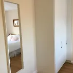 3 Bedroom House With Free Parking And Rear Garden Semesterbostad