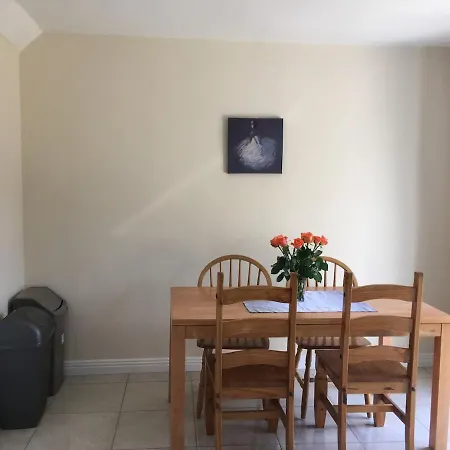 3 Bedroom House With Free Parking And Rear Garden Dom wakacyjny