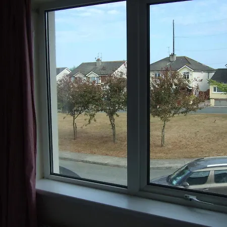 3 Bedroom House With Free Parking And Rear Garden Dom wakacyjny *