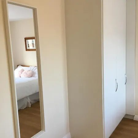 3 Bedroom House With Free Parking And Rear Garden Dom wakacyjny